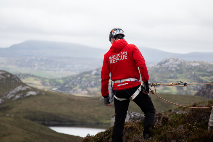 watch-a-cliff-jumping-world-record-wired-for-adventure